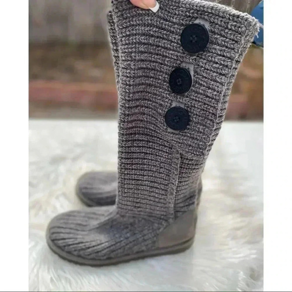 UGG®
Women's Classic Cardy Boots - Picture 5 of 7